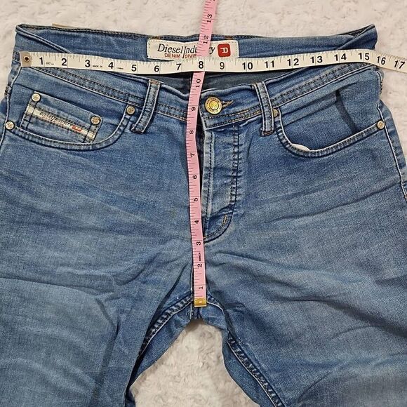 Diesel Industry Light Wash 30 x 24 Stretch Capris - Picture 3 of 10